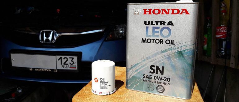 Замена моторного масла в Honda Fit