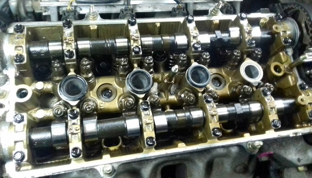 Двигатель и Honda 5W-30